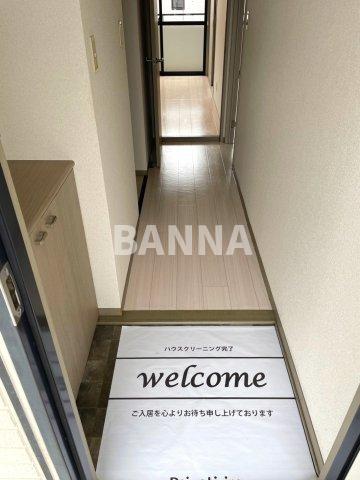 クレマティスの玄関写真
