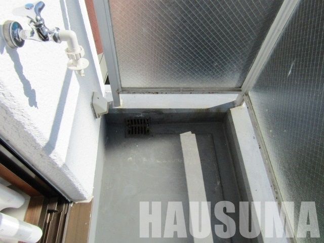 バルコニー　洗濯機置場