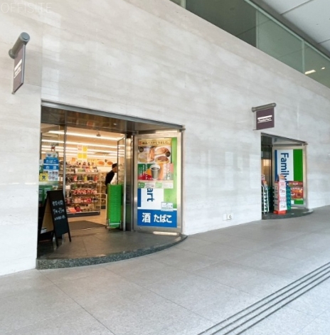 コンビニ　ファミリーマートMSH日本橋箱崎ビル店（コンビニ）まで233m