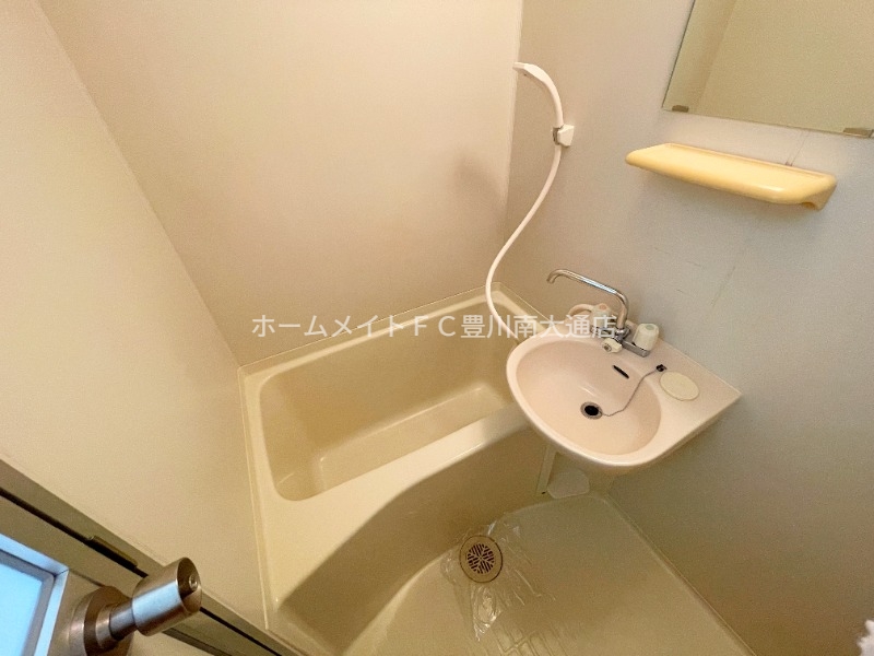 バス・シャワールーム　同型別部屋写真