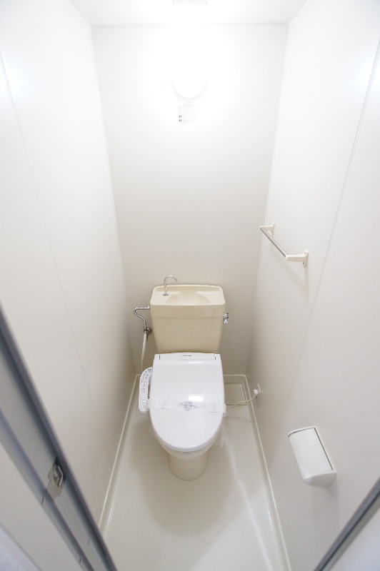 ＪＲ東海道本線 尼崎駅 徒歩3分 8階建 築24年のトイレ写真