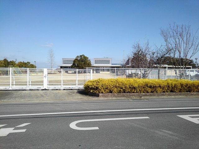 幼稚園・保育園　白鳥こども園（幼稚園・保育園）まで1580m
