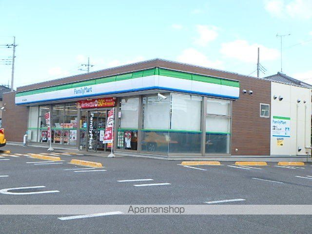 コンビニ　ファミリーマート（コンビニ）まで486m