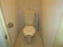 トイレ　個室タイプのトイレです。