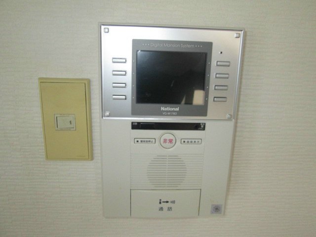セキュリティ　来訪者が確認できる女性に安心の「TVモニターホン」