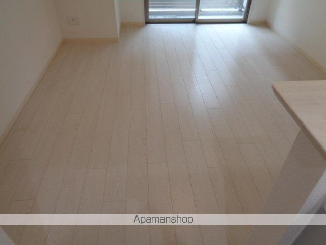 都営大江戸線 若松河田駅 徒歩3分 8階建 築10年の居間写真