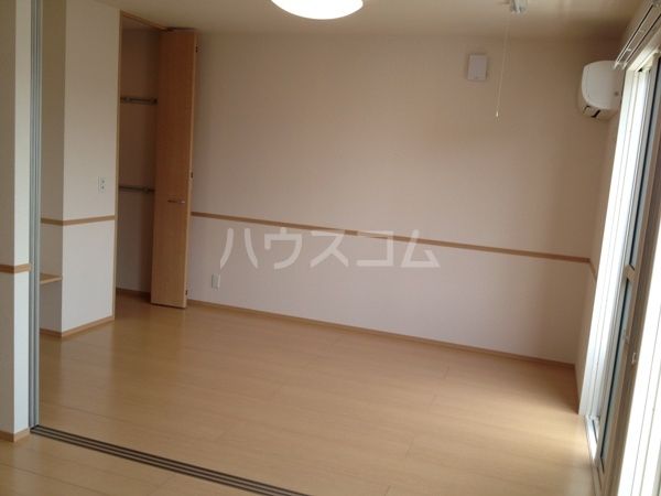 クラウド善南公園の居間写真