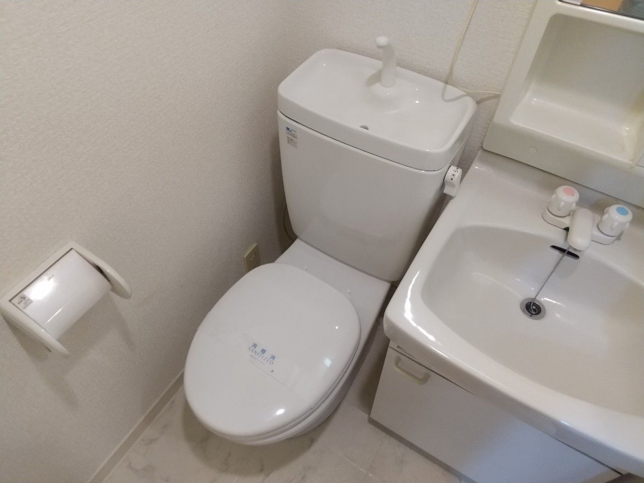 地下鉄空港線 祇園駅 徒歩6分 13階建 築25年のトイレ写真