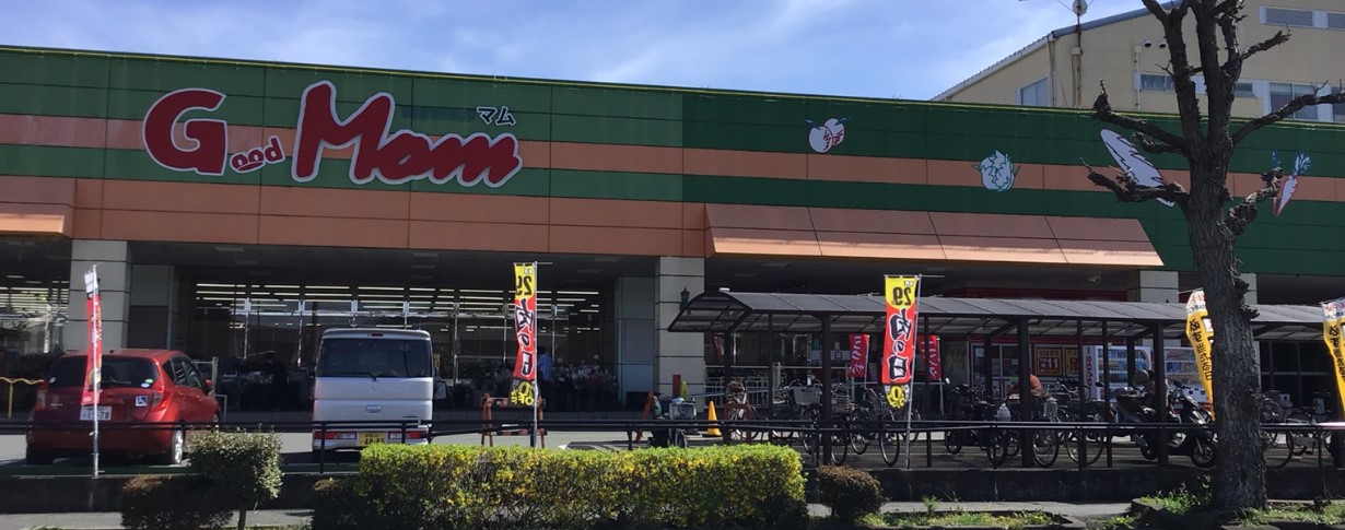 スーパー　フードマーケットMom曲金店（スーパー）まで562m