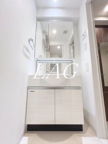 洗面設備　独立洗面台です。
