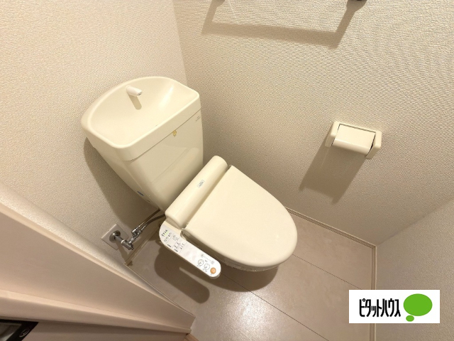 関東鉄道常総線 新取手駅 徒歩9分 2階建 築12年のトイレ写真