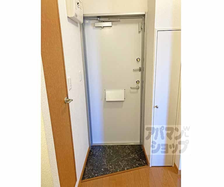 レオパレス石田森南の玄関写真
