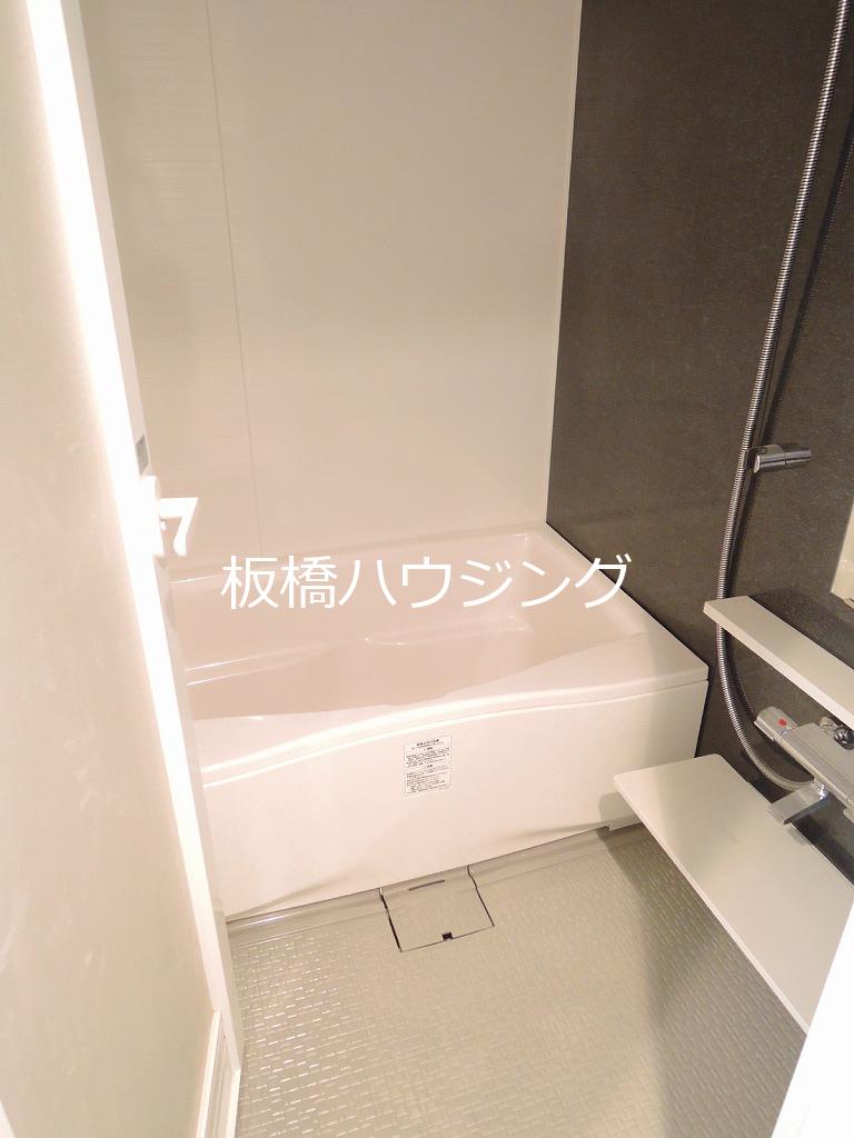 バス・シャワールーム　ゆったりバスルーム