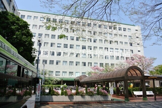 病院　日本大学医学部附属板橋病院（病院）まで411m
