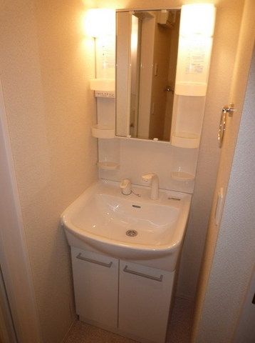 洗面設備　忙しい朝もお掃除も便利なシャンプードレッサー