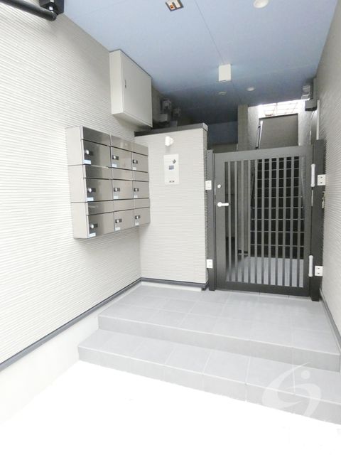 南海本線 湊駅 徒歩8分 3階建 築8年の外観写真