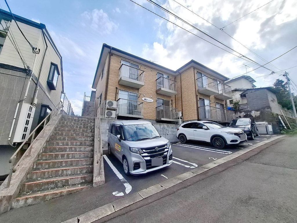 建物外観　駐車場