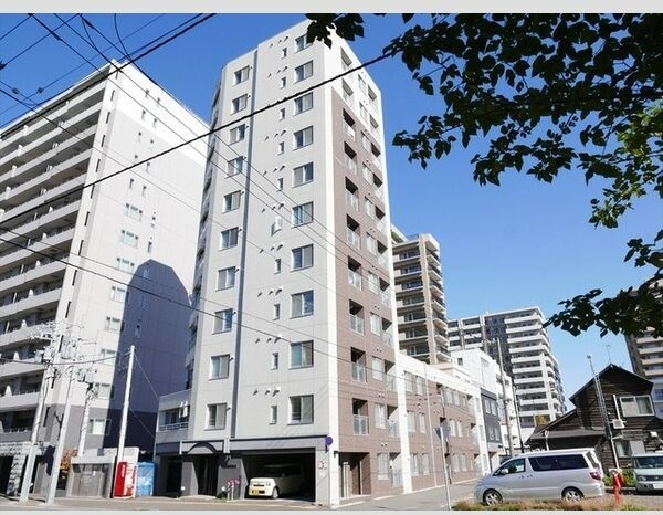 クラッセ知事公館前の外観写真