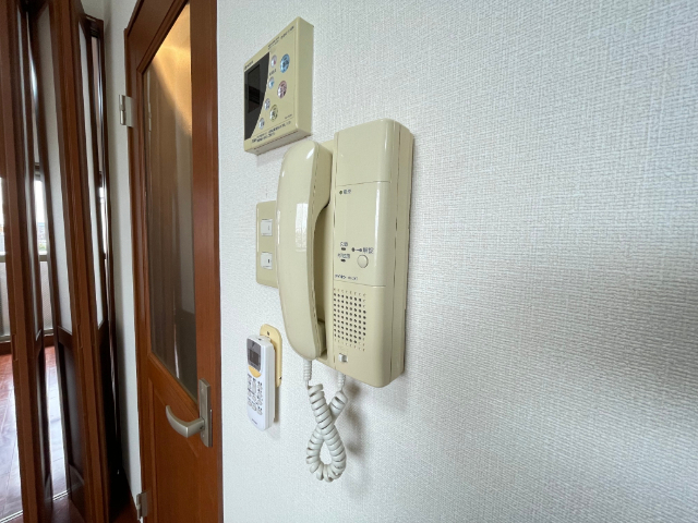 セキュリティ　インターホン受話器です