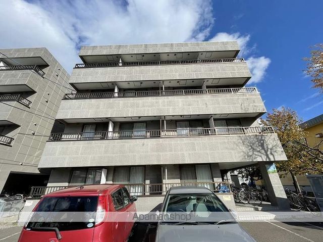 ＪＲ函館本線 手稲駅 バス乗車時間：13分 最寄りバス停で下車 徒歩1分 築31年