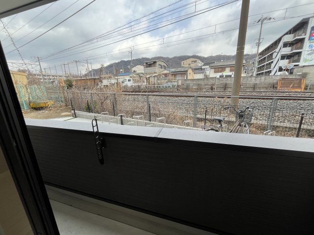 バルコニー　イメージとして同マンション他部屋を表示しています