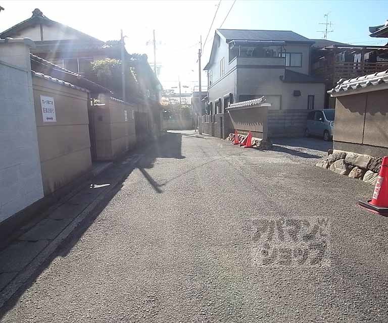 その他　前面道路です。