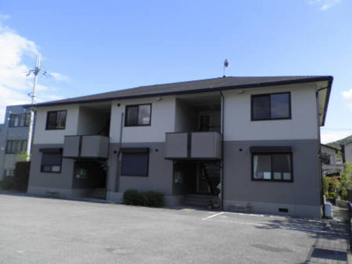 建物外観　敷地内に駐車場あります！