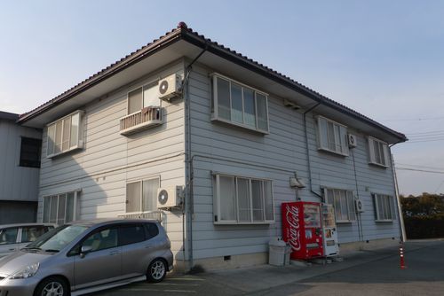 宇都宮市鶴田町のアパートの建物外観