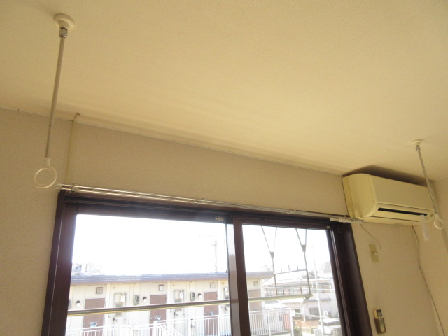 その他　室内物干機あり、雨の日や防犯、花粉症の方◎