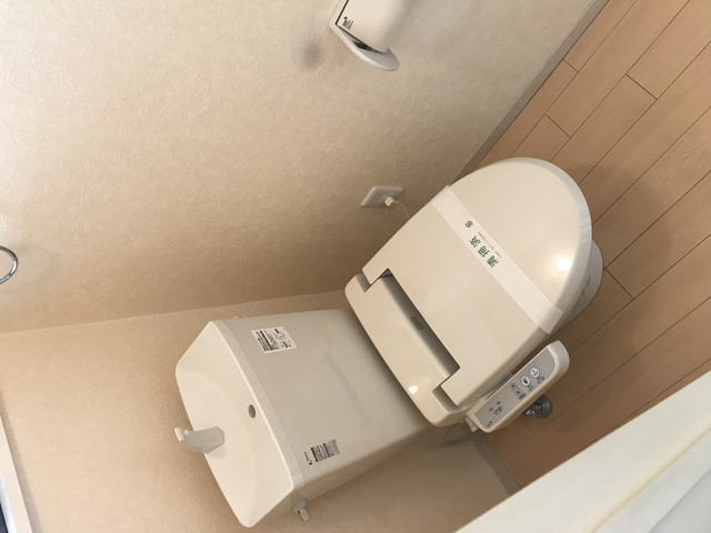 トイレ　温水洗浄付便座