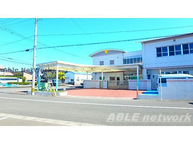 幼稚園・保育園　わらび保育園（幼稚園・保育園）まで705m