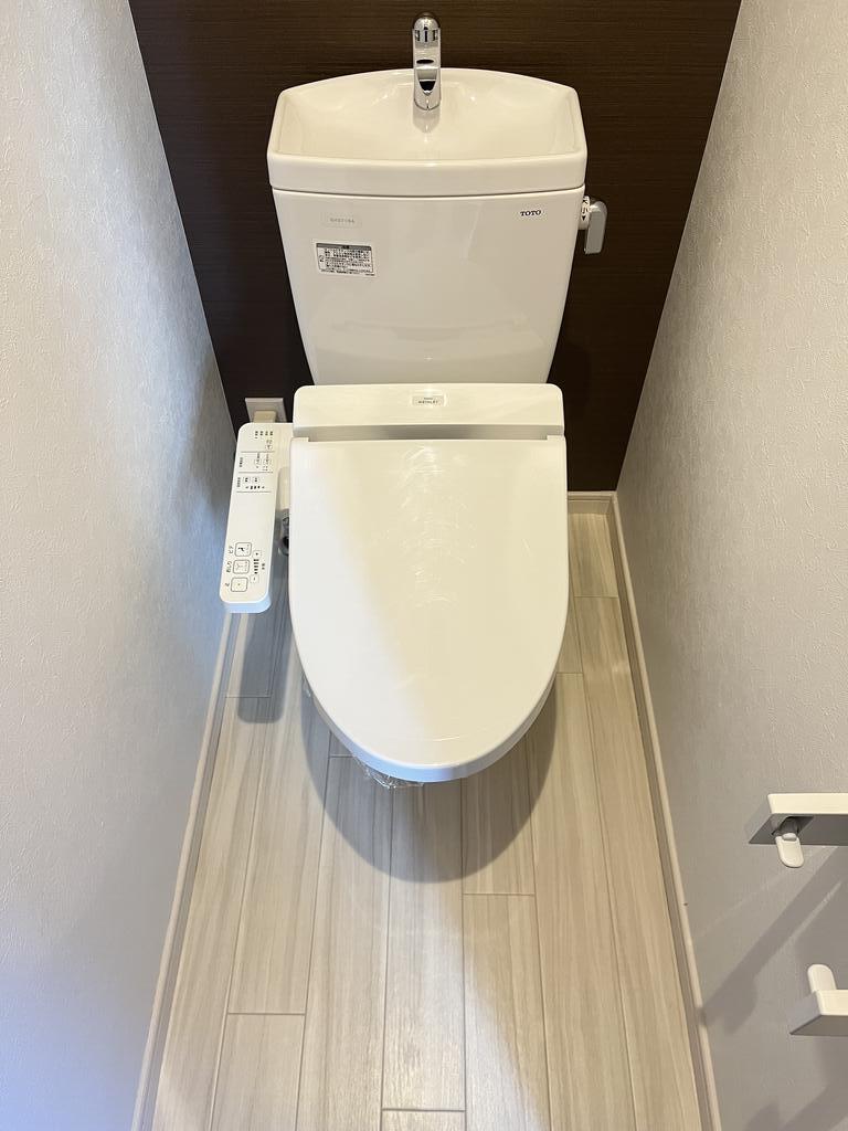 トイレ　※同モデルの写真を使用