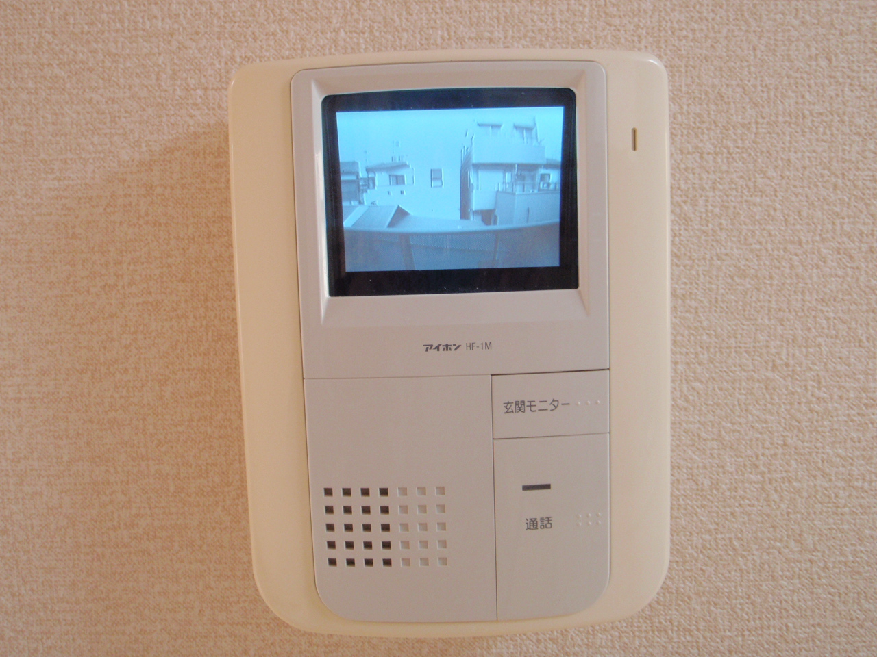 セキュリティ　来客の顔が映るモニター付ドアホン♪