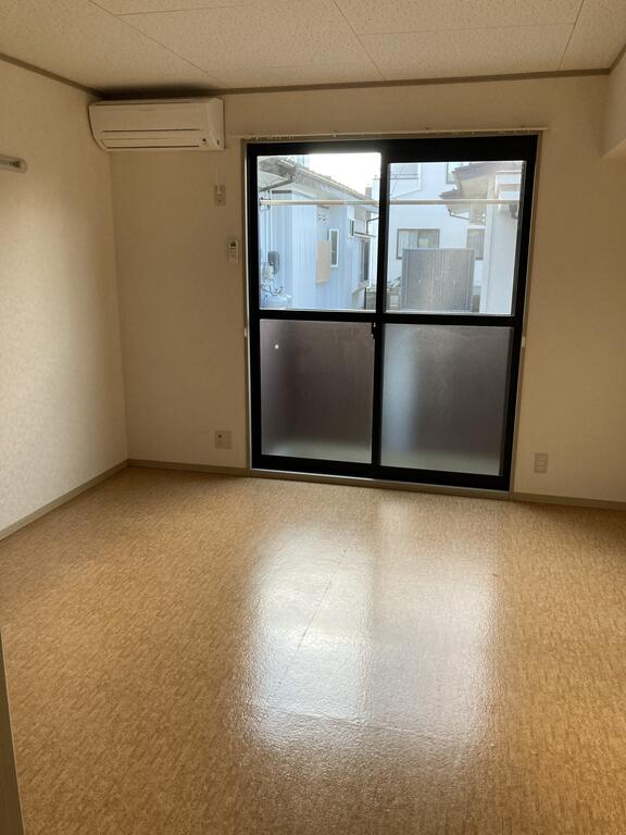 居室・リビング　８帖洋室