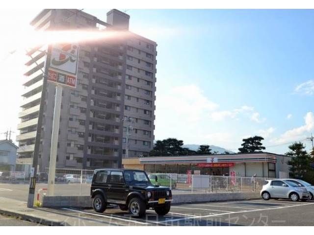 コンビニ　セブンイレブン（コンビニ）まで265m