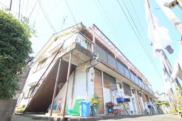 吹田市原町のアパートの建物外観