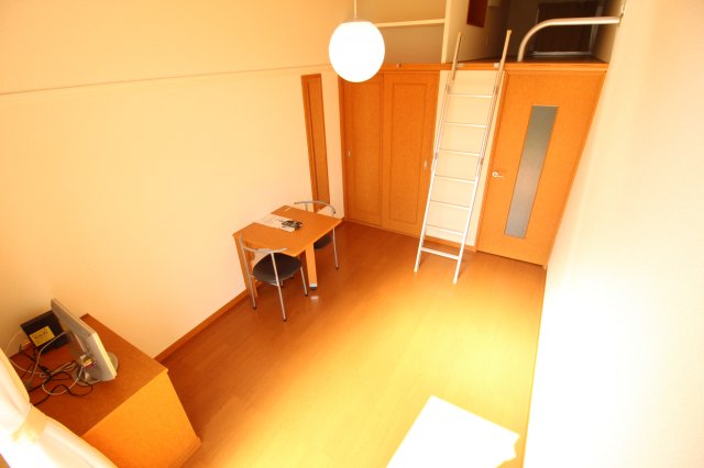 COMFORTひらのIの居間写真