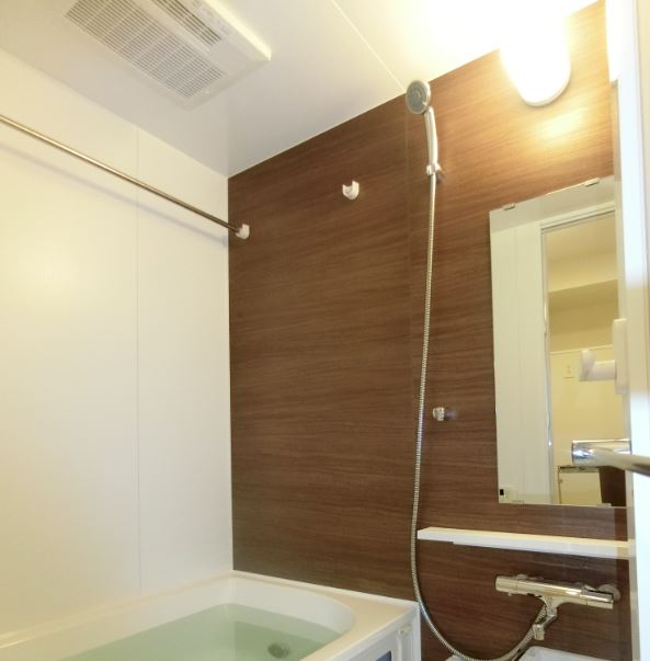 バス・シャワールーム　お風呂もゆったり、追焚機能付