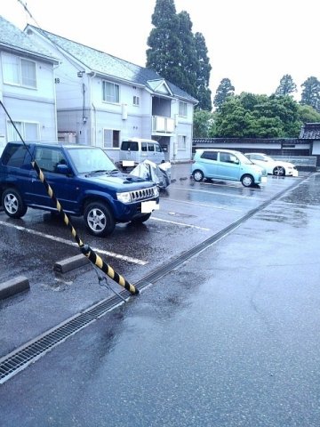 【ラポール中川原Ｂの駐車場】