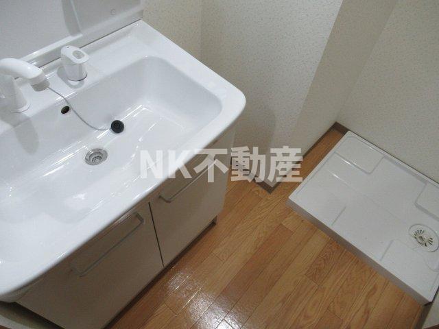 洗面設備　スペースが確保できる洗面所です