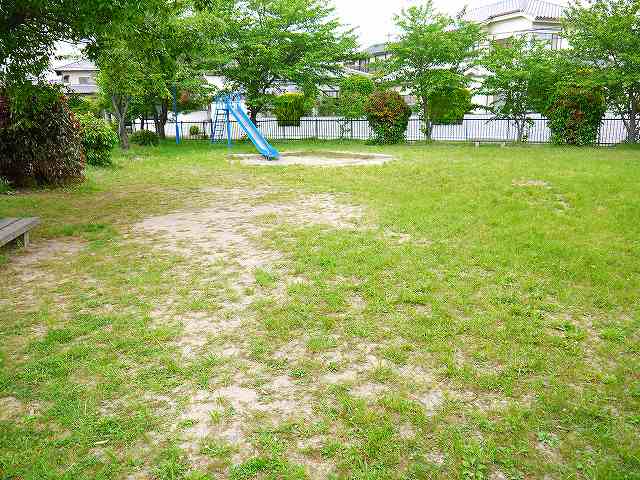 公園　六条西二丁目街区公園（公園）まで63m