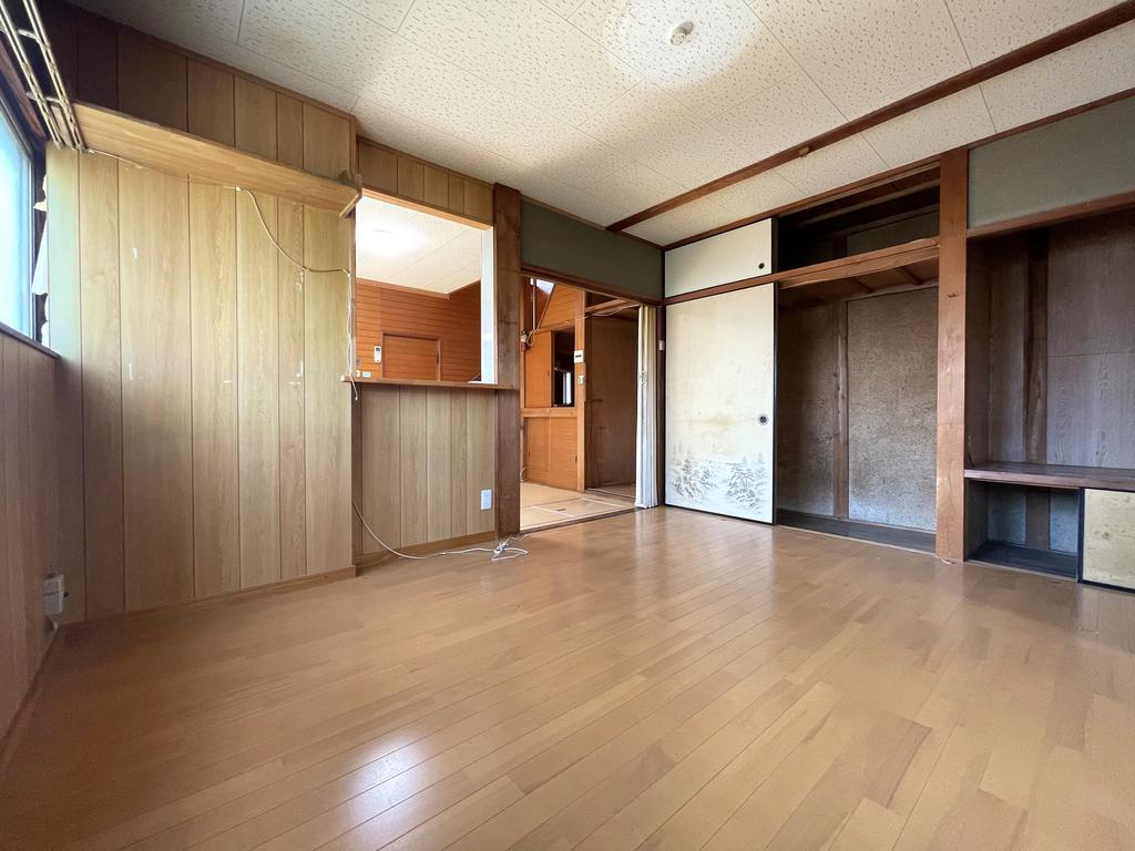 太秦安井馬塚町貸家の居間写真