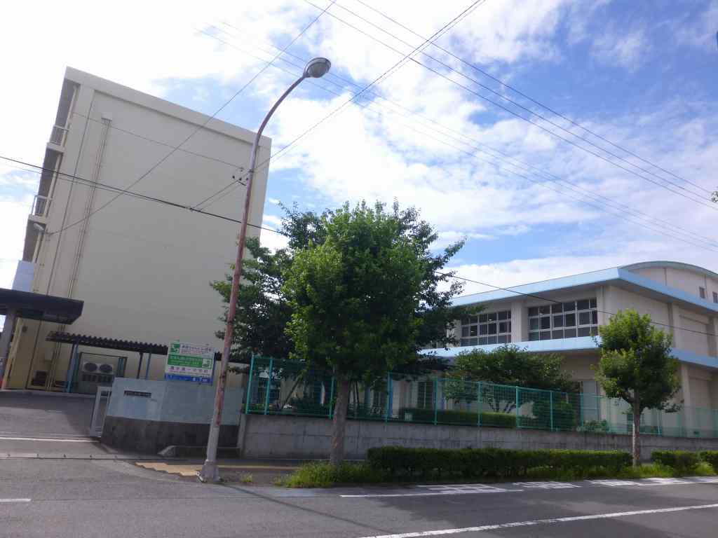中学校　清水第一中学校（中学校）まで436m