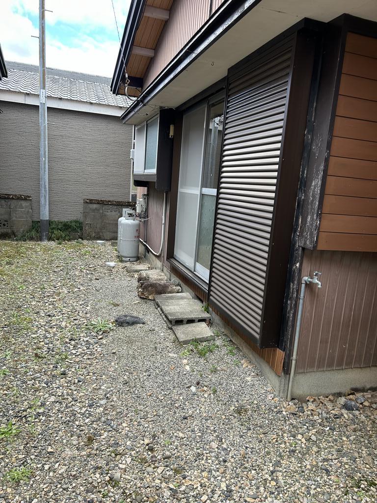 庭　庭　洗濯干せます。