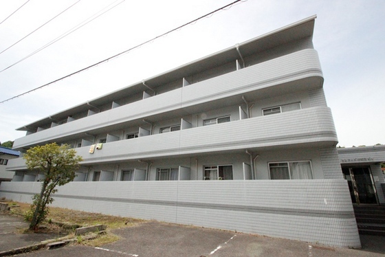 広島市安佐南区伴中央のマンションの建物外観