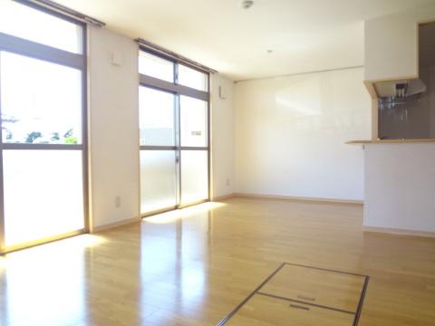 居室・リビング　室内