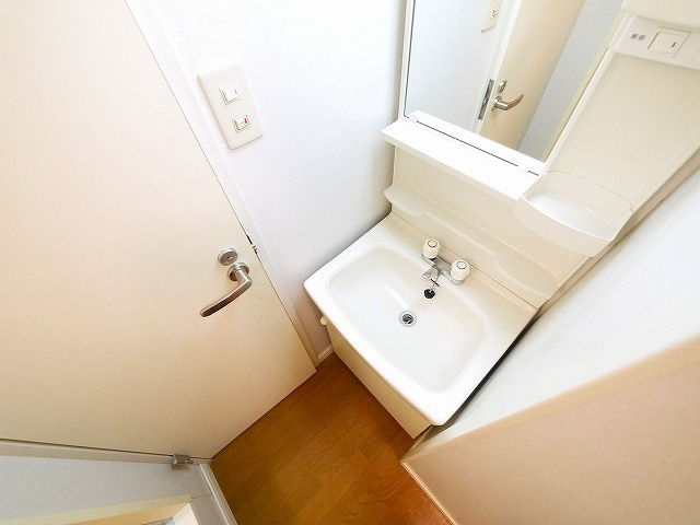 洗面設備　コンパクトで使いやすい洗面所