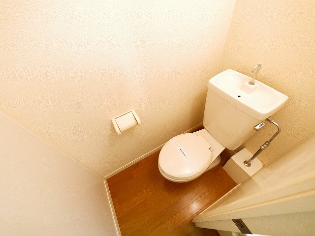 トイレ　落ち着いたトイレです