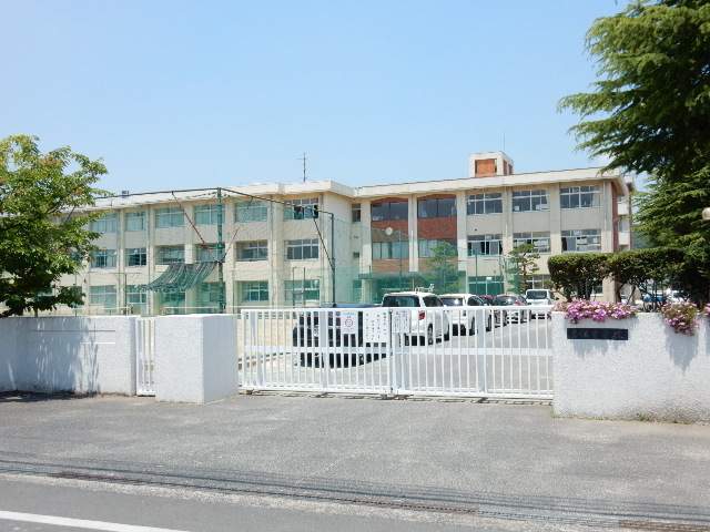 中学校　岡山市立吉備中学校（中学校）まで424m