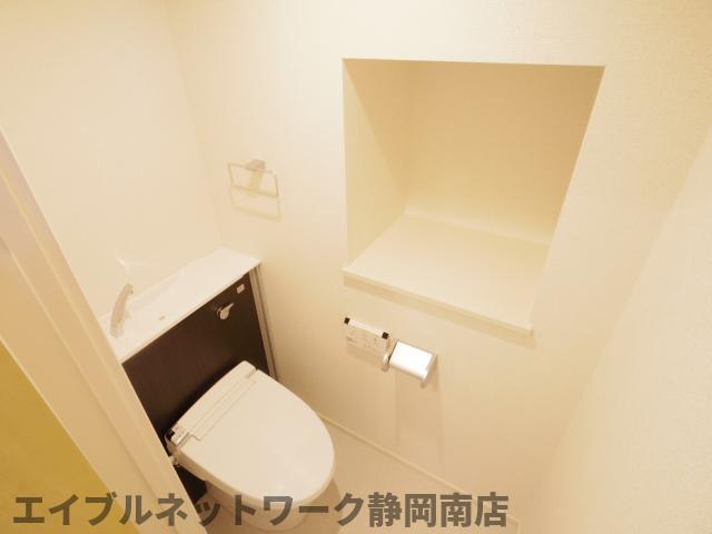 トイレ　清潔感のあるトイレです